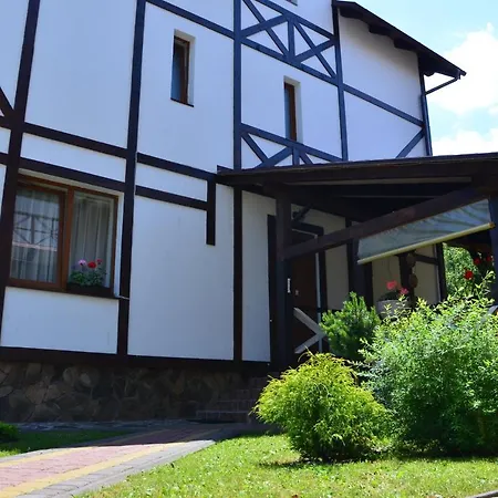 Fachwerk Hotel Yaremche Exterior photo