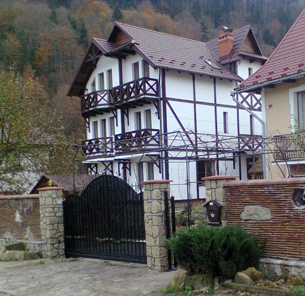 Fachwerk *